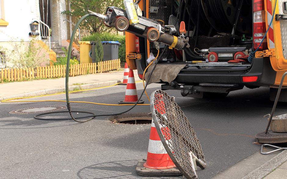 camion pompe egout Noisiel